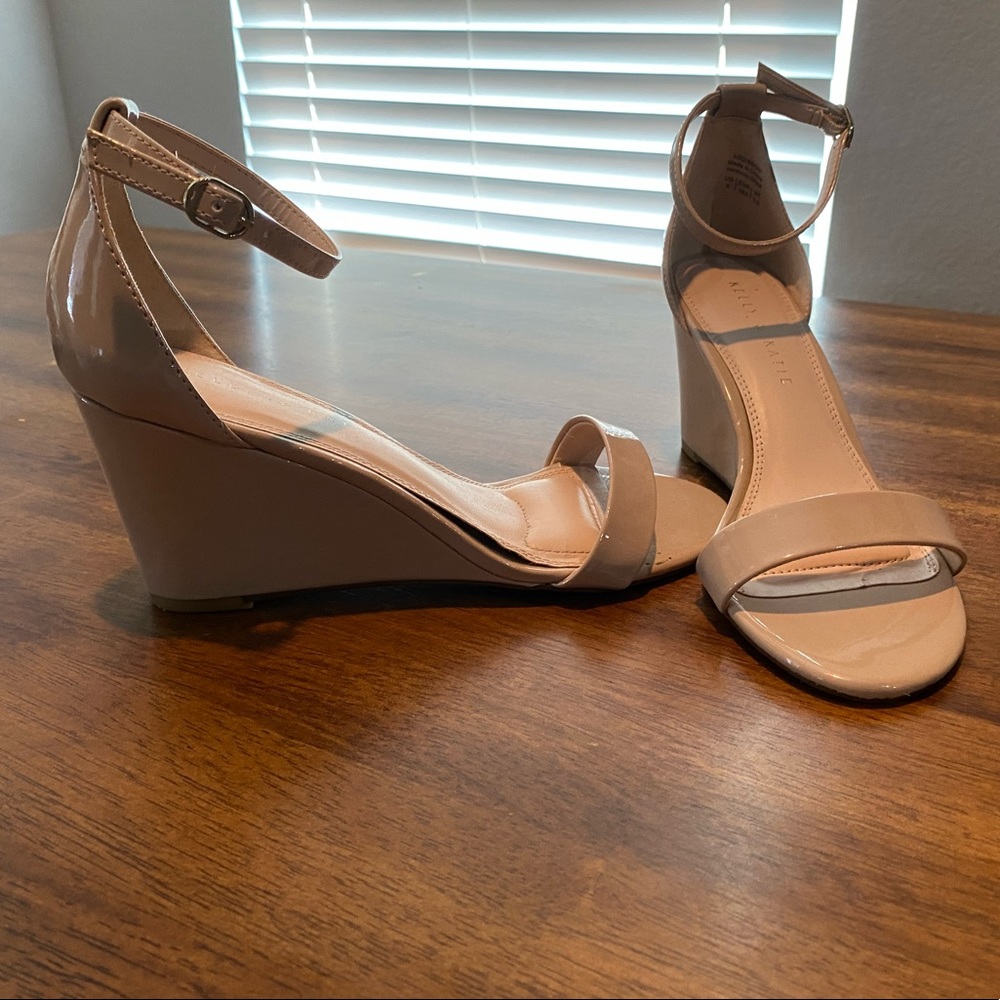 Beige Kelly&Katie patent leather wedge sandals